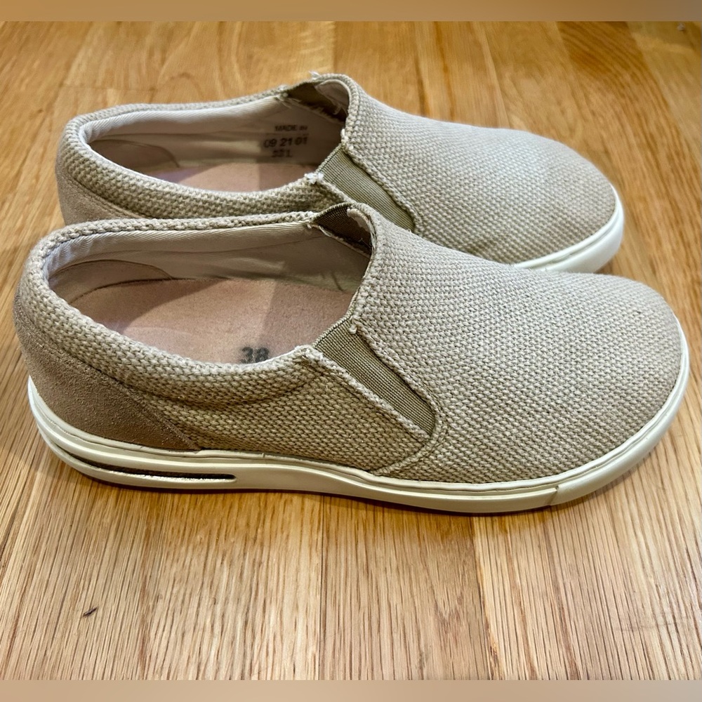 Birkenstock Oswego Canvas Suede in Sandcastle size 38 (7-7.5) slip ons taupe